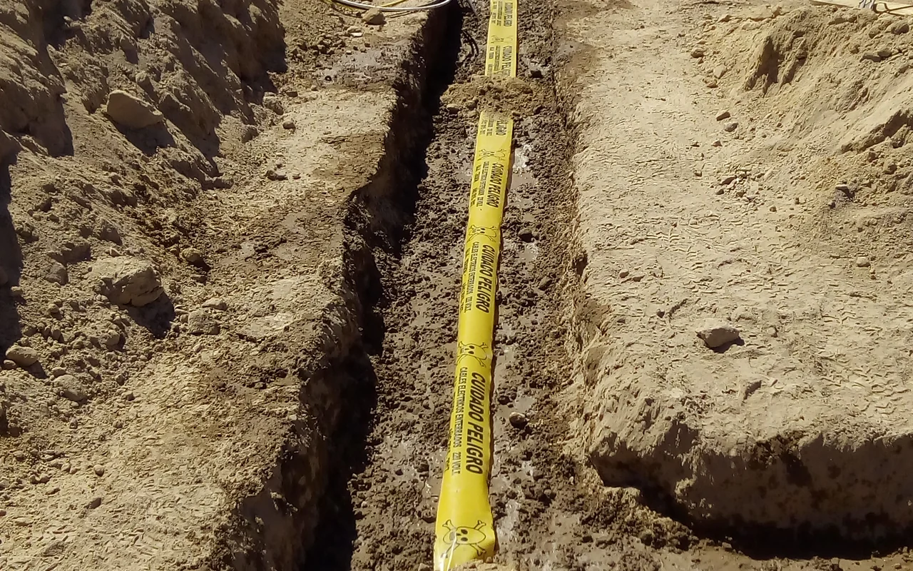 Campamento Chuspiri: urbanización eléctrica